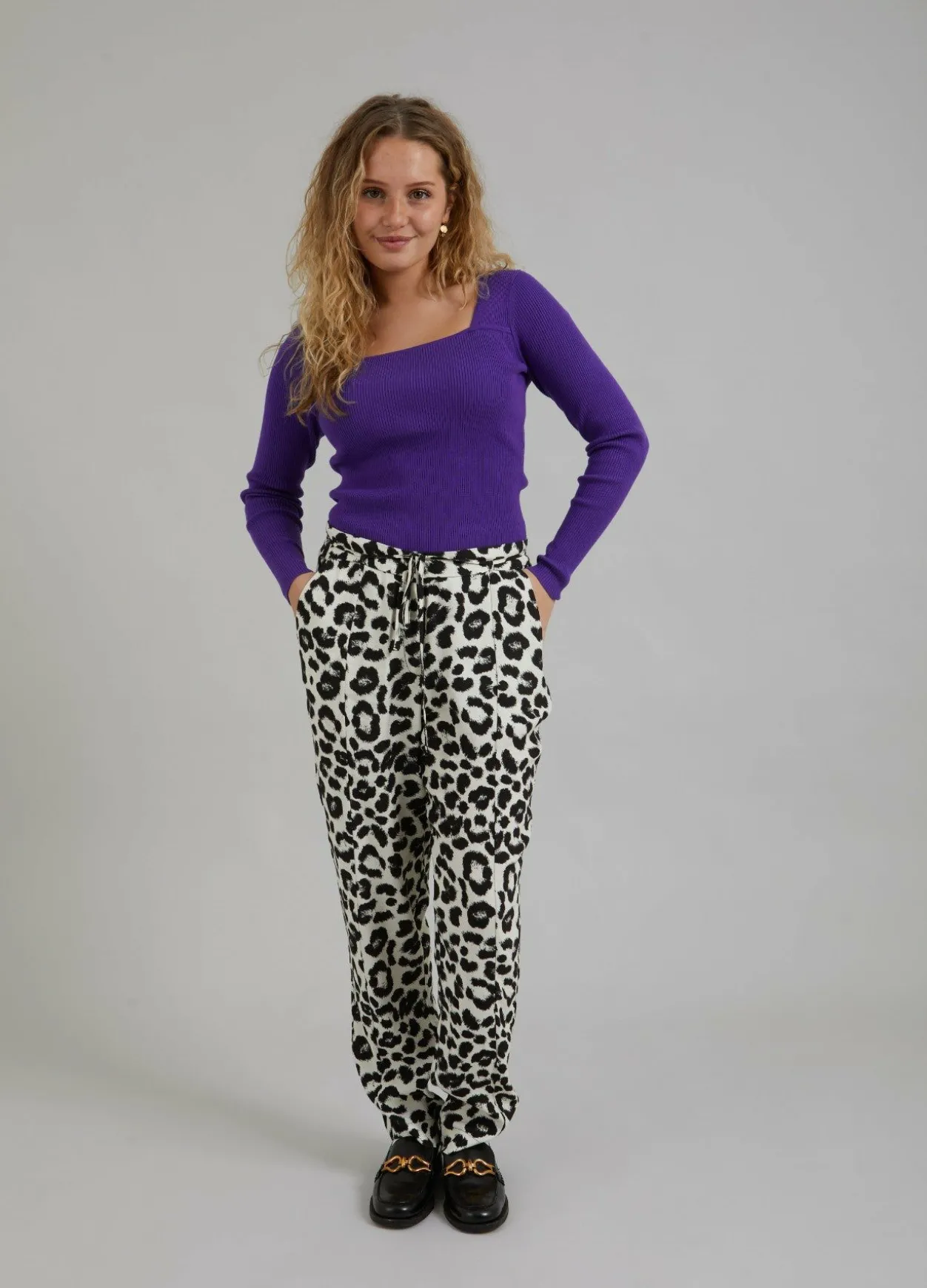 Knit W. Long Sleeves And Squared Neck