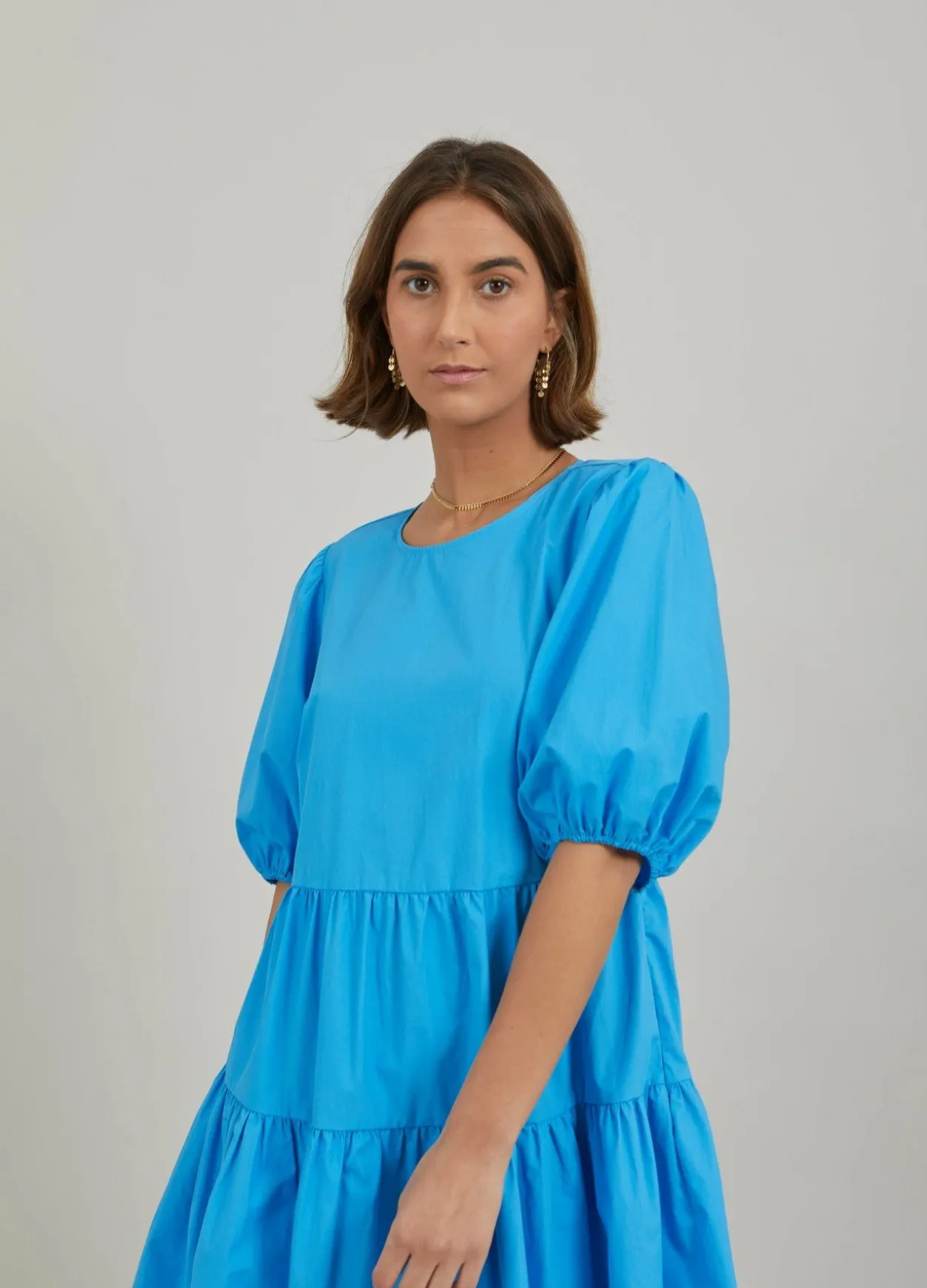 Short Dress W. Open Back