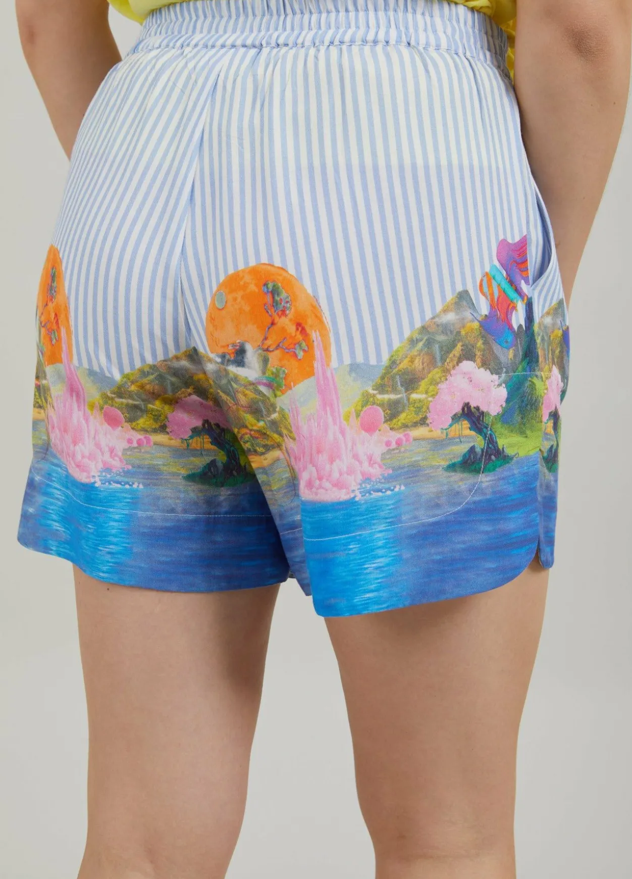 Shorts W. Magic Island Print