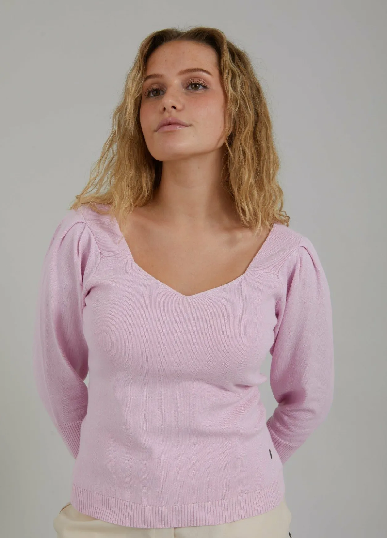 Top W. Squared Neck