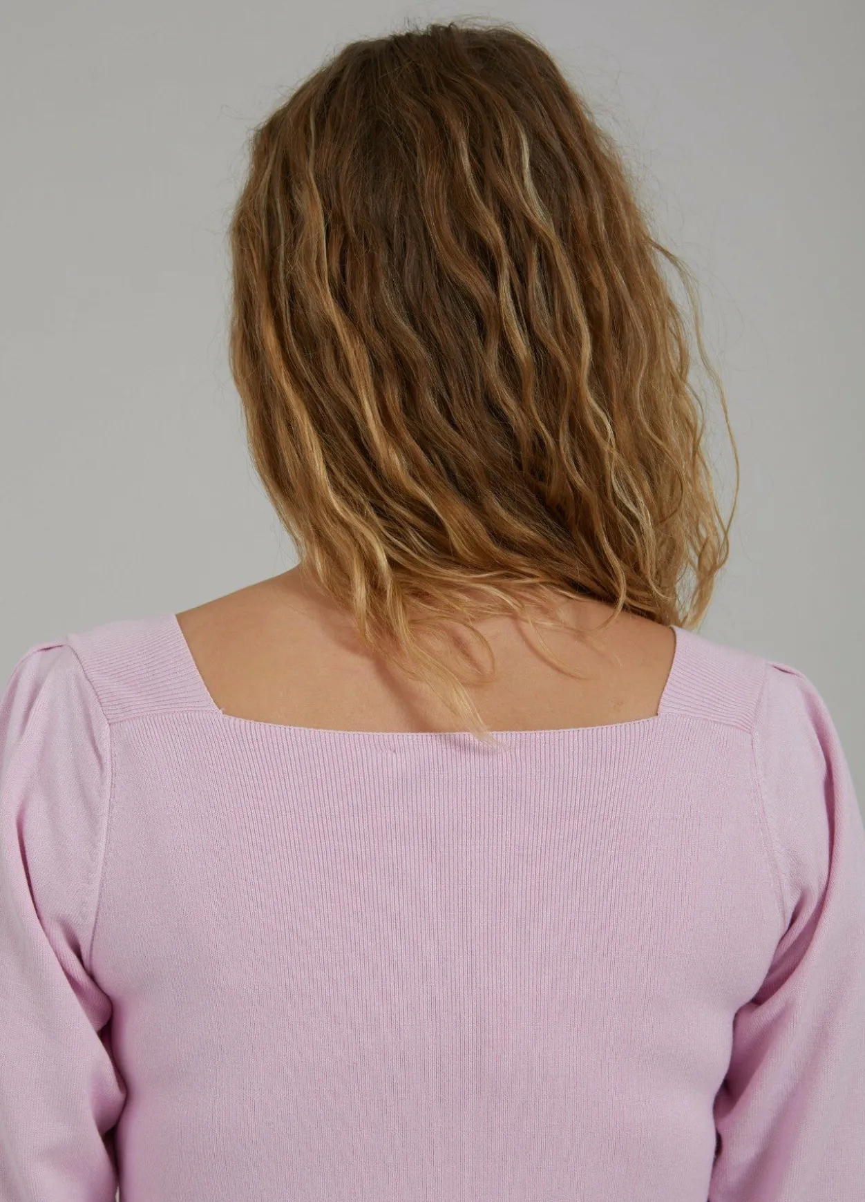 Top W. Squared Neck