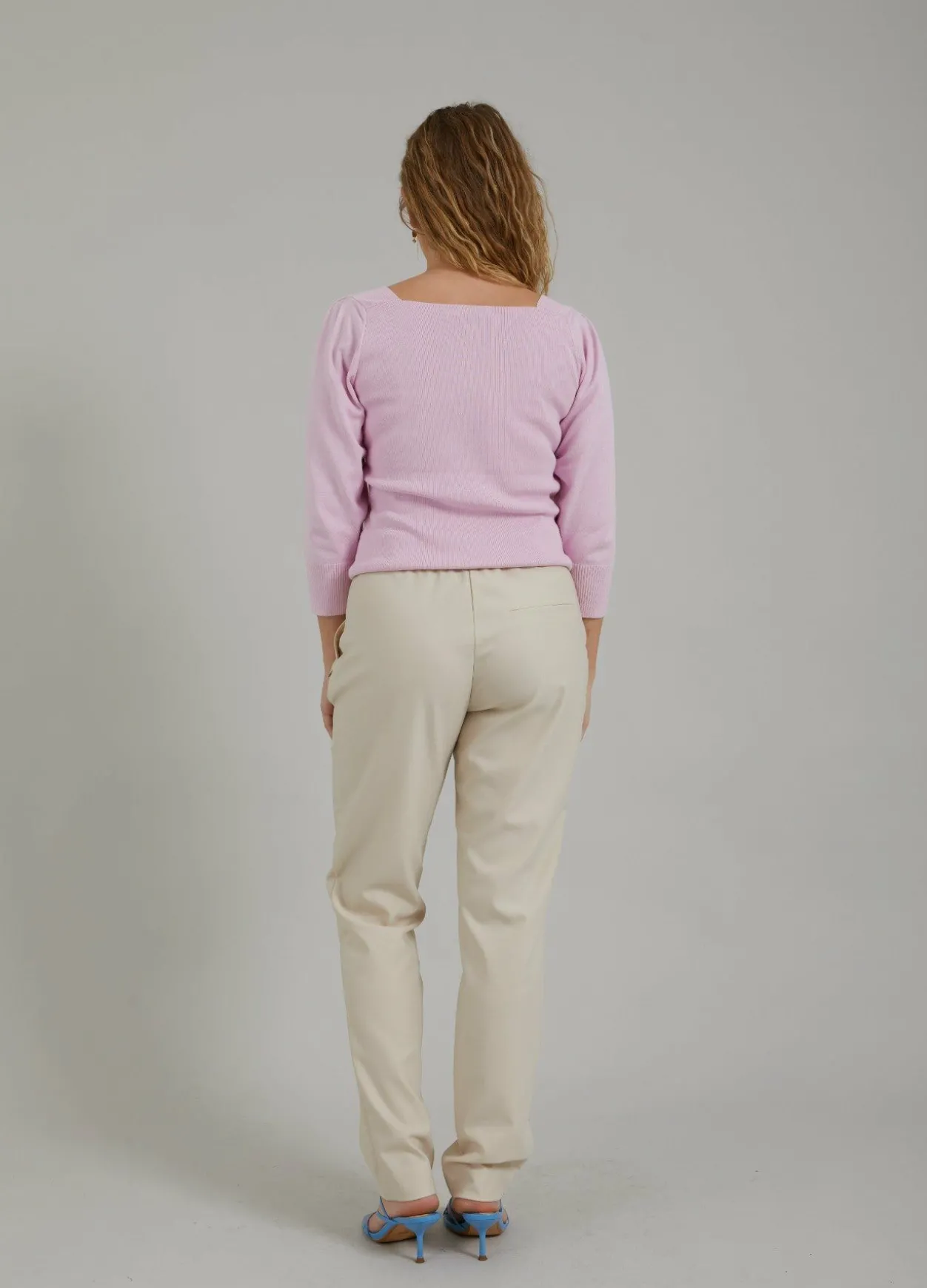 Top W. Squared Neck