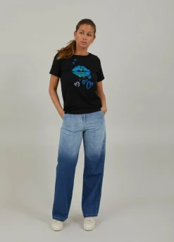 T-Shirt With Heart Lips Print